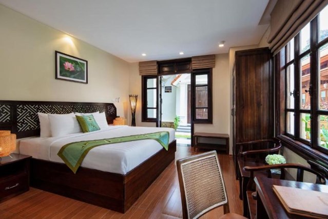 Classic Premium Double Garden view